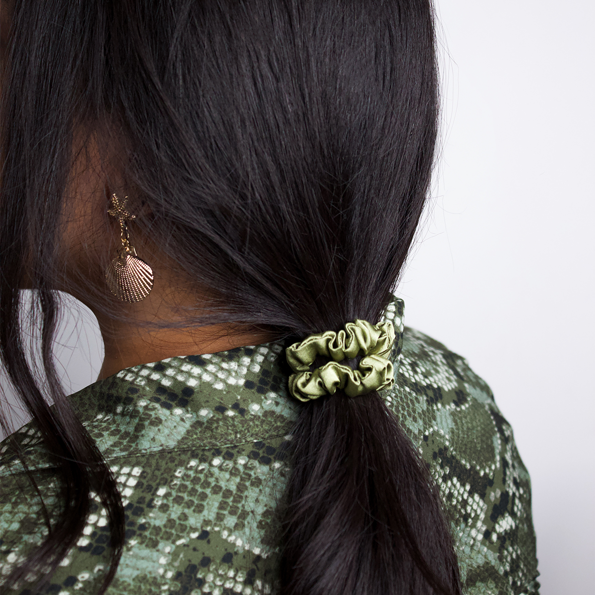 Classic scrunchie- seaweed