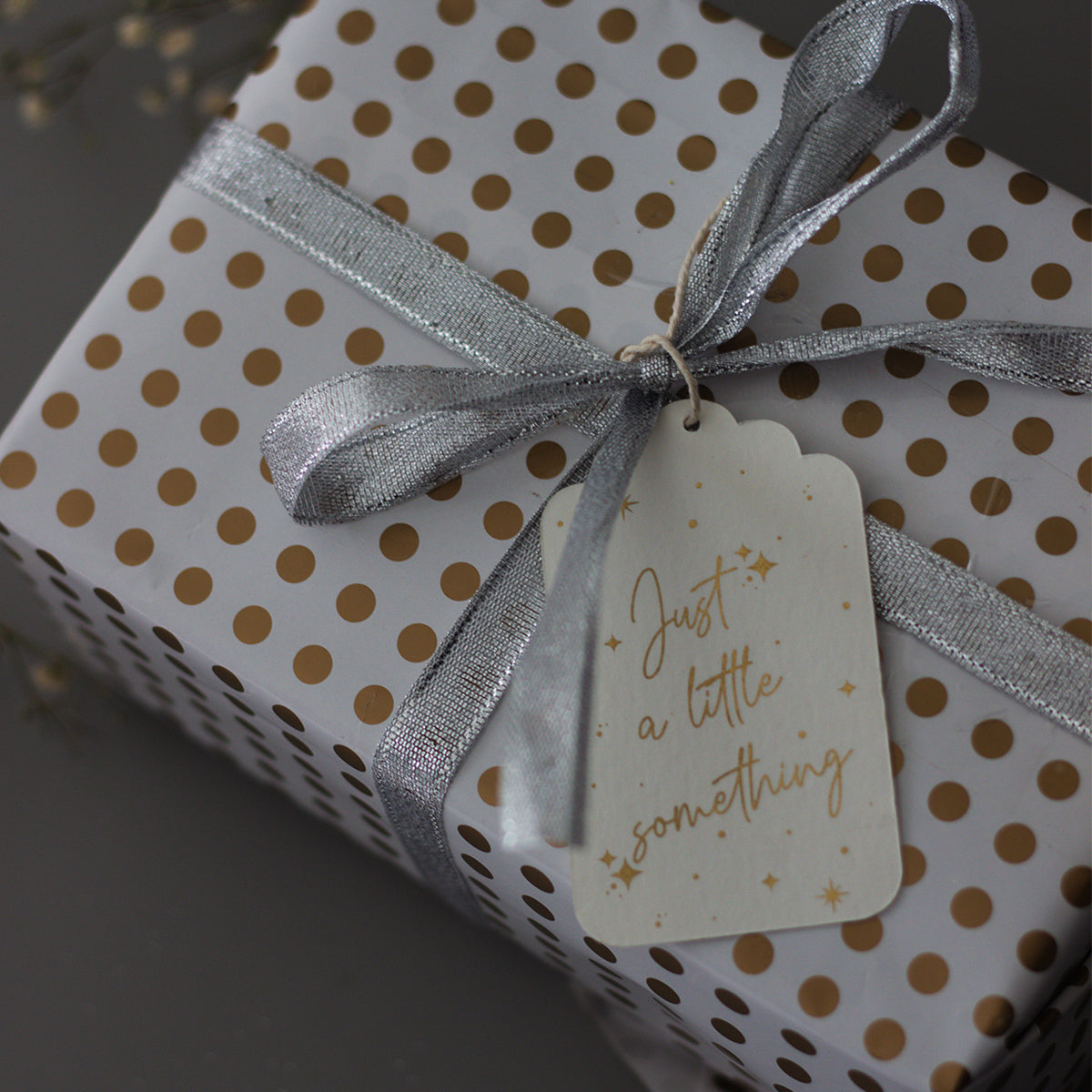 Little something gift tag (Set of 4)
