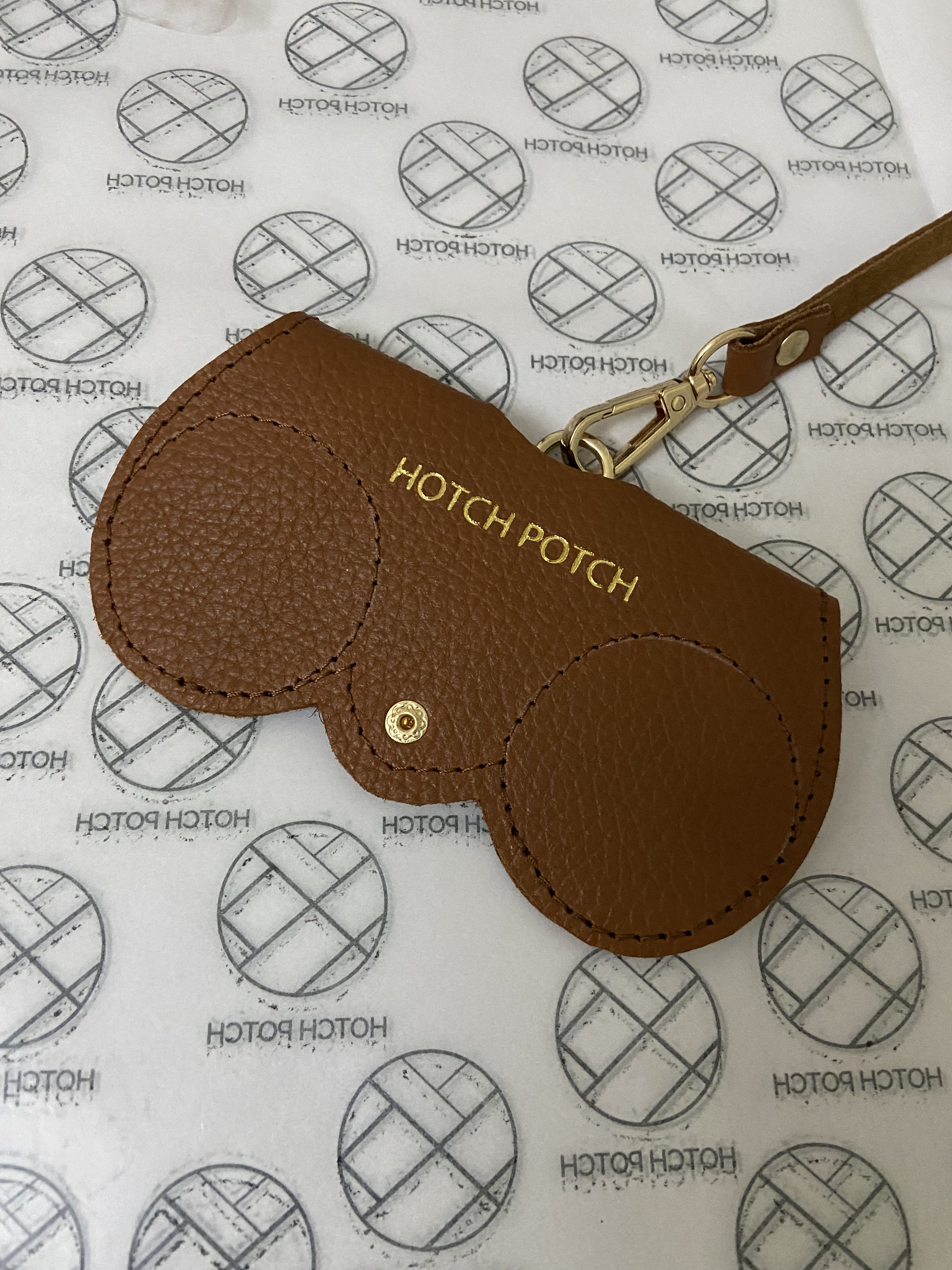 Clipping Glasses tag